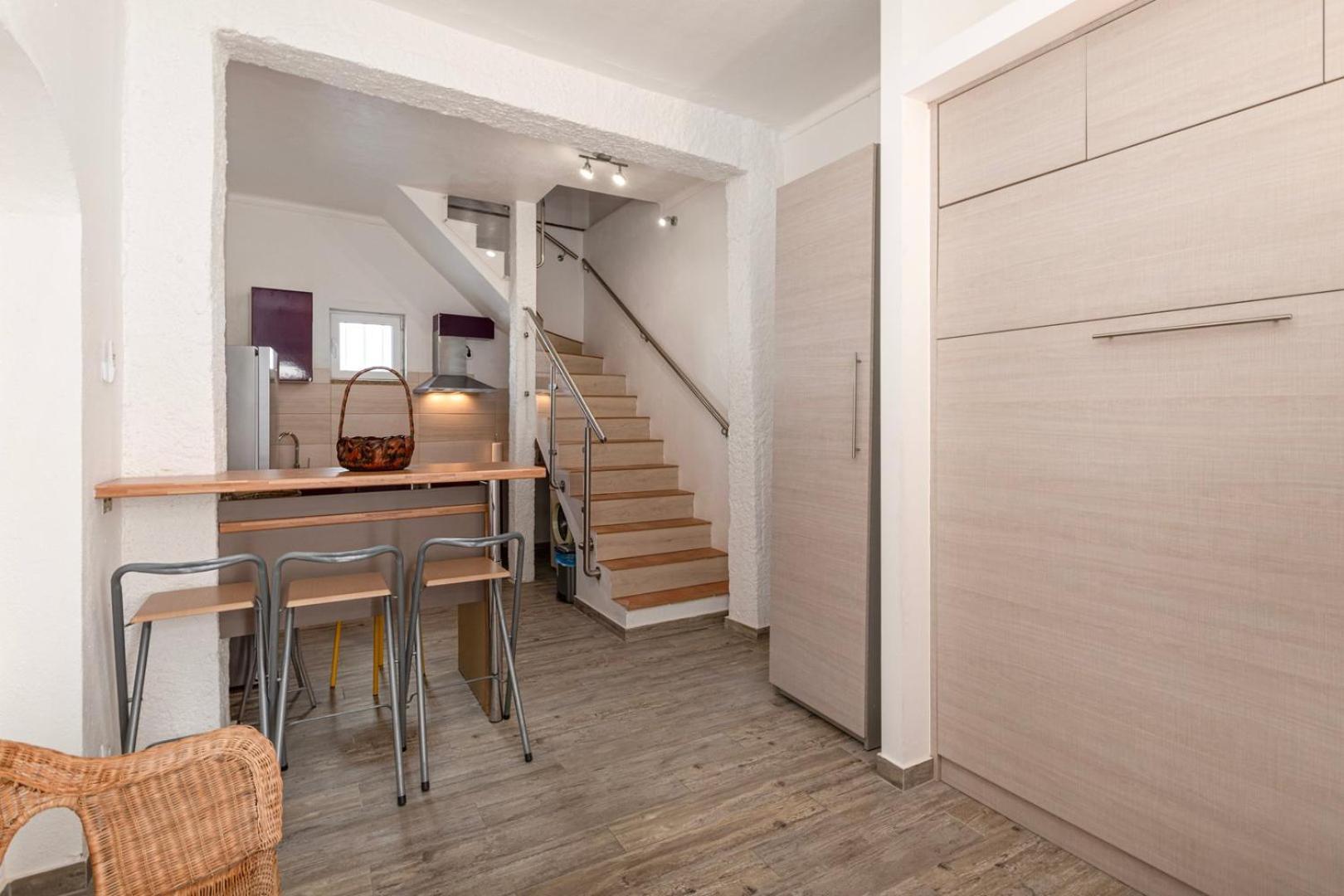 Cozy Beachfront Apartment